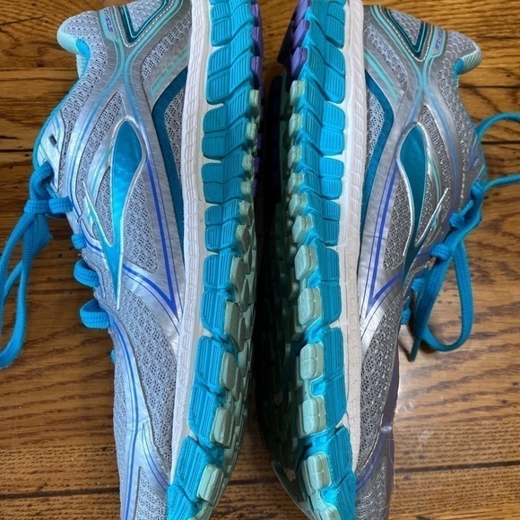 Brooks Adrenaline GTS 16 Turq/Silver Shoe Size 8.5 - Picture 4 of 7